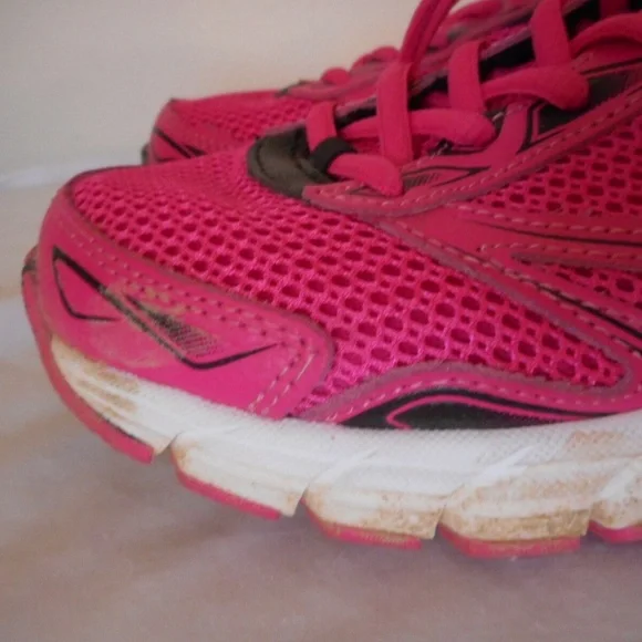 Fila Womens Pink / Black Athletic Shoes Sneakers - Picture 5 of 8